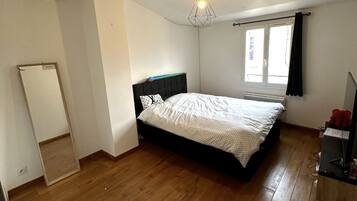 1 chambre, fer et planche Ă repasser, Wi-Fi gratuit, draps fournis