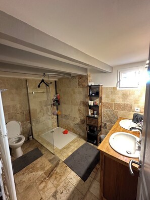 Towels, toilet paper