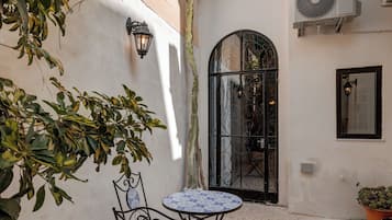 Apartamento de lujo, patio, vistas a la ciudad | Terraza o patio