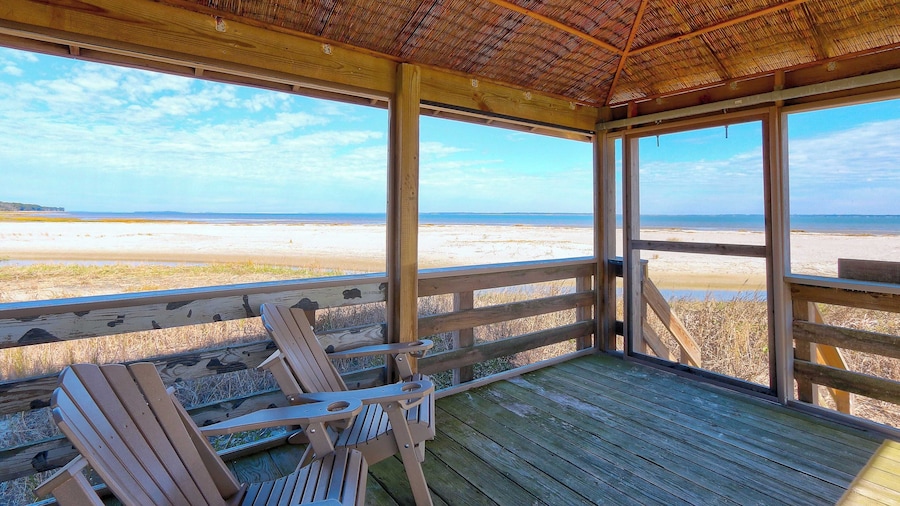 Beachside Boardwalk & Views Pool + Hot Tub 202 on the Sound