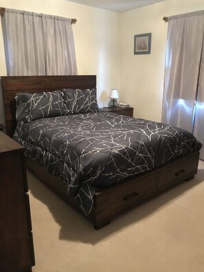3 bedrooms, desk, iron/ironing board, free WiFi