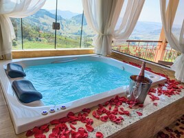 Deluxe Chalet, Lanai, Mountain View | In-room safe, blackout drapes, free WiFi