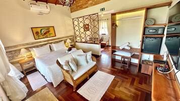 华丽木屋, 外廊, 山景 | 1 多间卧室、客房内保险箱、遮光窗帘、免费 WiFi