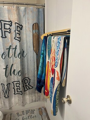 Interior - Charming 2-bedroom mobile home with WiFi and AC in Havasu Lake (Havasu Lake)