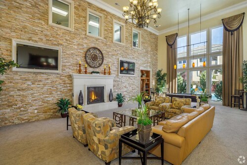 New Stylish 1BR Apt With Heated Pool Gym Yoga Studio