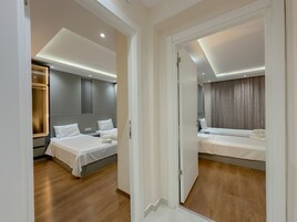 Royal Duplex, 3 Bedrooms, Kitchen | Egyptian cotton sheets, premium bedding, in-room safe, desk