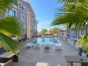 Piscina externa sazonal