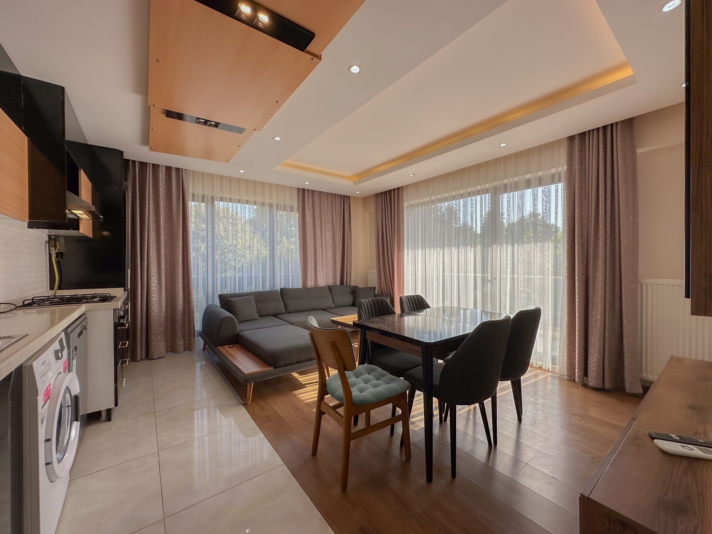 Royal Duplex, 3 Bedrooms, Kitchen | Living room | 53-inch TV with satellite channels