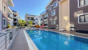 Seasonal outdoor pool