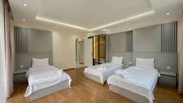 3 bedrooms, Egyptian cotton sheets, premium bedding, in-room safe