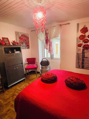 1 bedroom, iron/ironing board, bed sheets