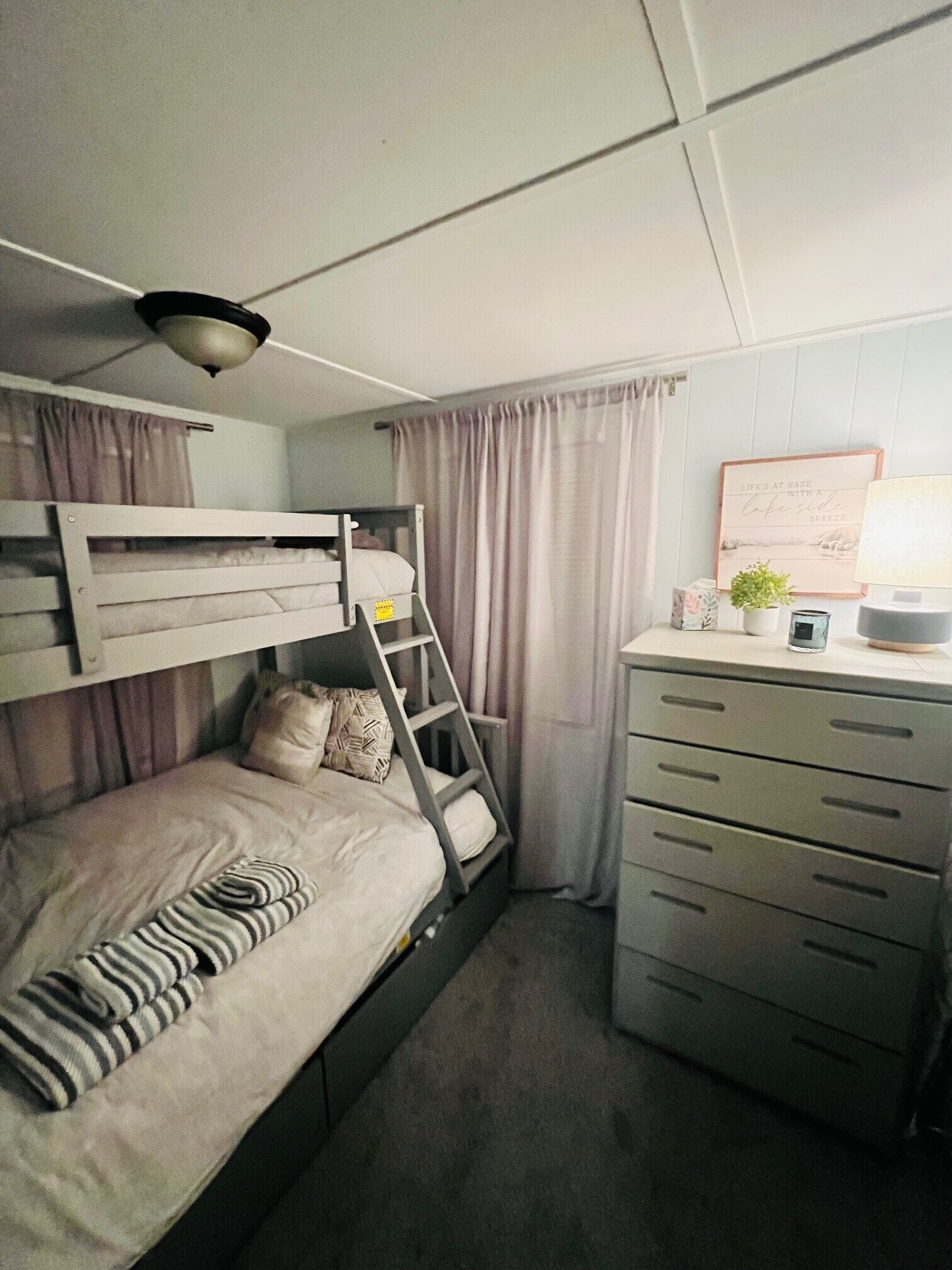 2 dormitorios, tabla de planchar con plancha, wifi y ropa de cama