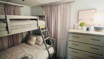 2 chambres, fer et planche Ă repasser, Wi-Fi, draps fournis