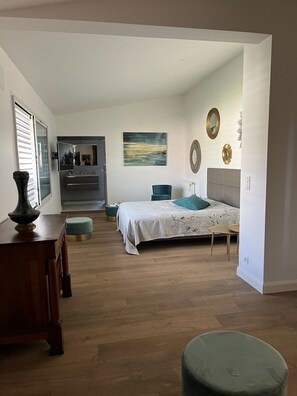 4 Schlafzimmer, Schreibtisch, Bügeleisen/Bügelbrett, WLAN
