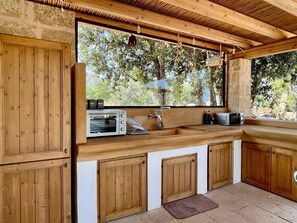 Fridge, microwave, oven, stovetop - Villa Eos with private pool in the heart of the Natural Park - Marina di Andrano- (Marina di Andrano)