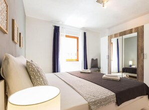 2 bedrooms, iron/ironing board, WiFi, bed sheets - Charming Zadar Apartment - Two Bedroom Apartment (Zadar)