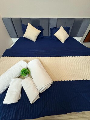 1 chambre, fer et planche à repasser, Wi-Fi, draps fournis
