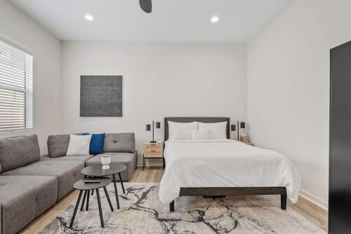 Cozy + Modern Suite by AZ Athletic Grounds!