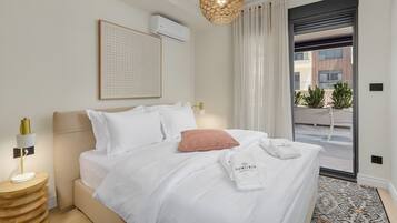 THREE BEDROOM APARTMENT | 3 室のベッドルーム、遮光カーテン、アイロン / アイロン台、WiFi (無料)