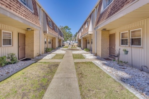 Exterior - Walk to Myrtle Beach: Townhome w/ Pool Access (Myrtle Beach)