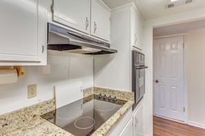 Fridge, microwave, stovetop, coffee/tea maker - Walk to Myrtle Beach: Townhome w/ Pool Access (Myrtle Beach)