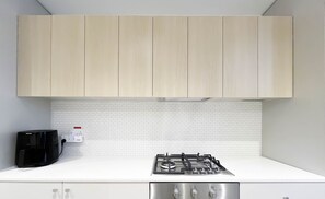 Refrigerador, microondas, tostadora