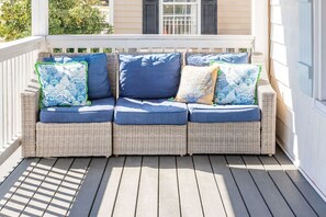 Terrace/patio - Coastal Charm Near Historic Beaufort & Pristine Beaches! (Beaufort)