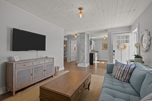 Coastal Charm Near Historic Beaufort & Pristine Beaches!