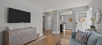 Coastal Charm Near Historic Beaufort & Pristine Beaches!