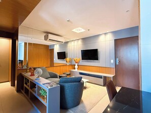 Premium Apartment, City View | Living area | Smart TV - STAY Premium (Palmas)