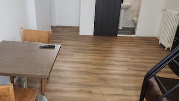 Standaard driepersoonskamer | Gratis wifi, beddengoed