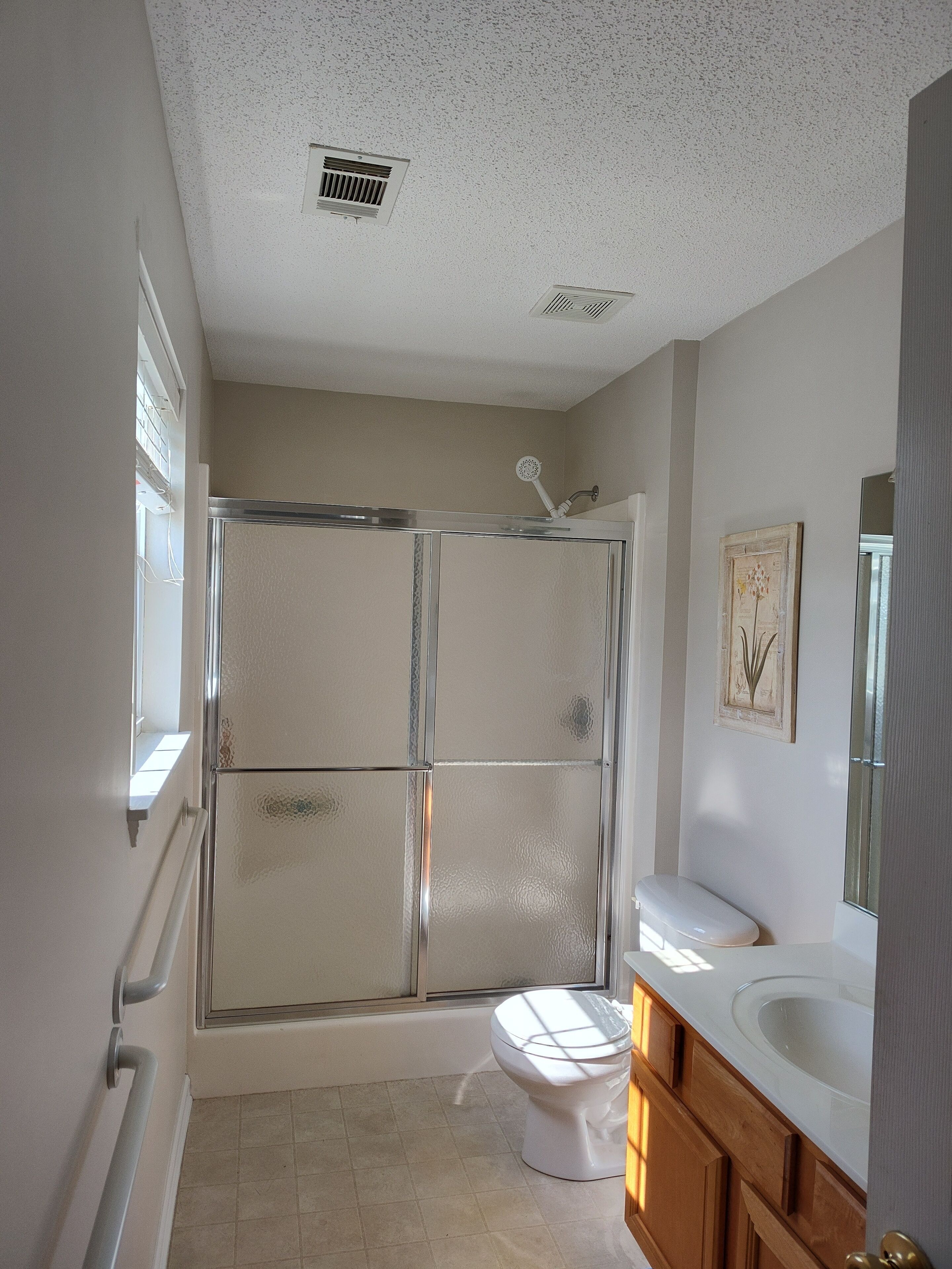 Hårføner, håndklær, såpe og toalettpapir