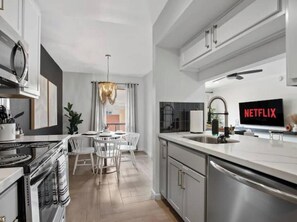 Private kitchen - Old Town Condo Pool Gym Designated Parking (Scottsdale)