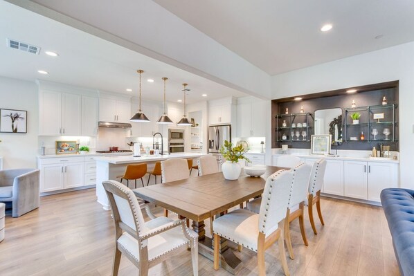 Dining - Outdoor Oasis & Spectacular mountain views 4BR (La Quinta)