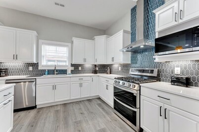 Pet-Friendly 4BR VB Condo • Sleeps 8 Comfortably