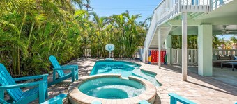 Private Pool & Hot Tub - House close to Beach and Bridge Street
