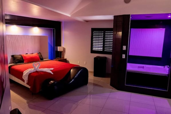Premium Room, 1 Bedroom | Laptop workspace, blackout drapes, iron/ironing board, free WiFi