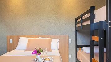 3 bedrooms, iron/ironing board, WiFi