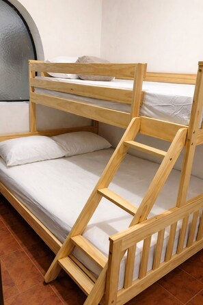 1 bedroom, desk, free WiFi, bed sheets - Room AREAS by QuBeLab (Bello)