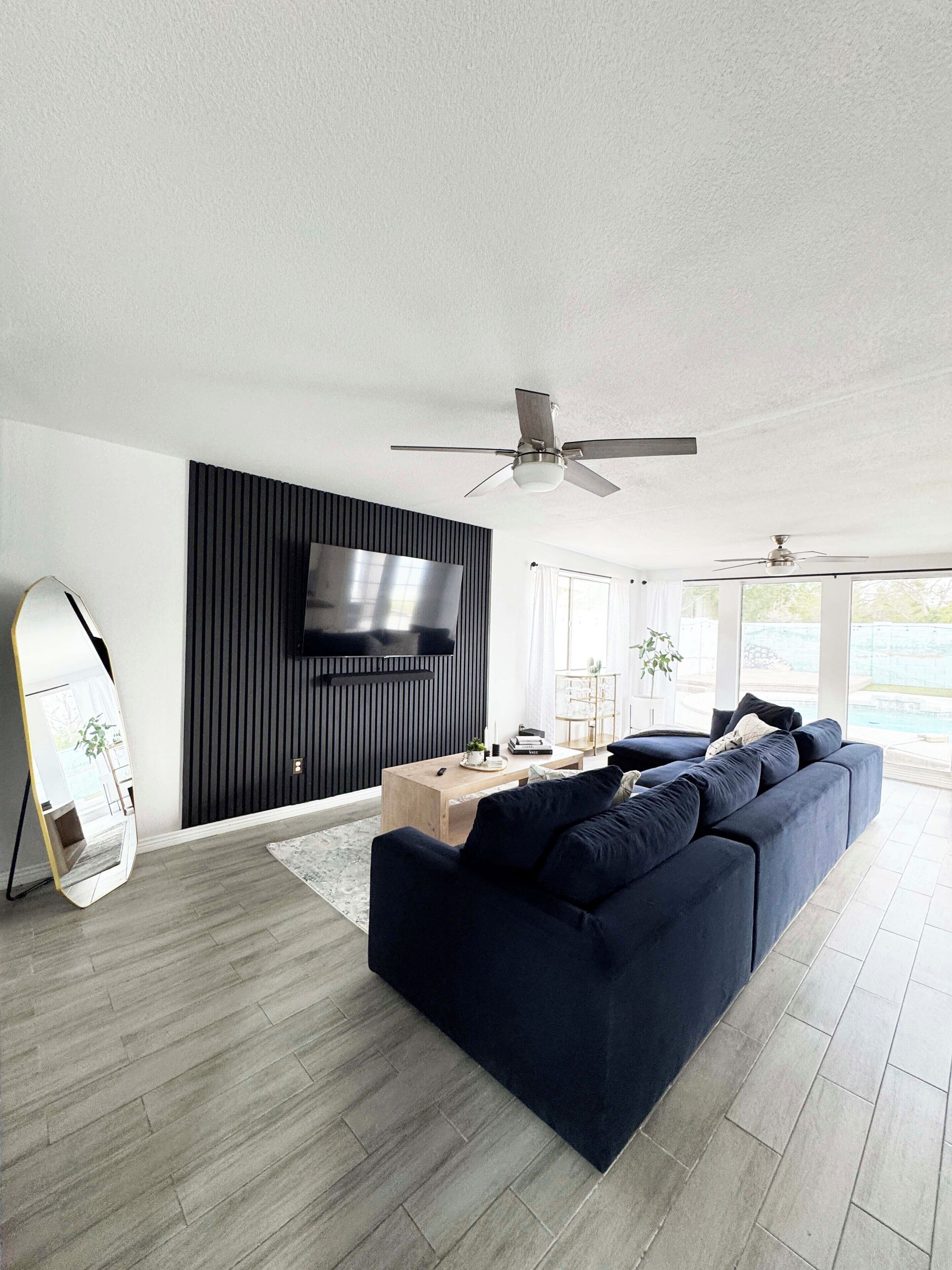 Een smart-tv en een open haard