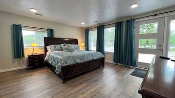 3 Schlafzimmer, Schreibtisch, Bügeleisen/Bügelbrett, kostenloses WLAN