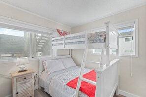 2 bedrooms, free WiFi, bed sheets - Charming 2 bedroom - 4 bed condo with WiFi, AC, centrally located in Ocean City (Ocean City)