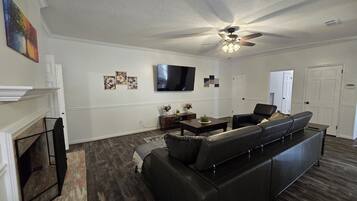 Smart TV, computer monitors