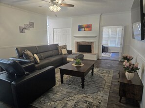 Smart TV, computer monitors