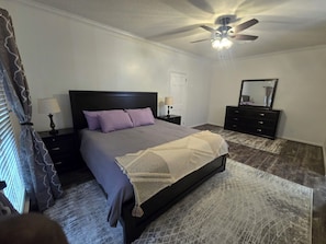 2 bedrooms, desk, iron/ironing board, WiFi