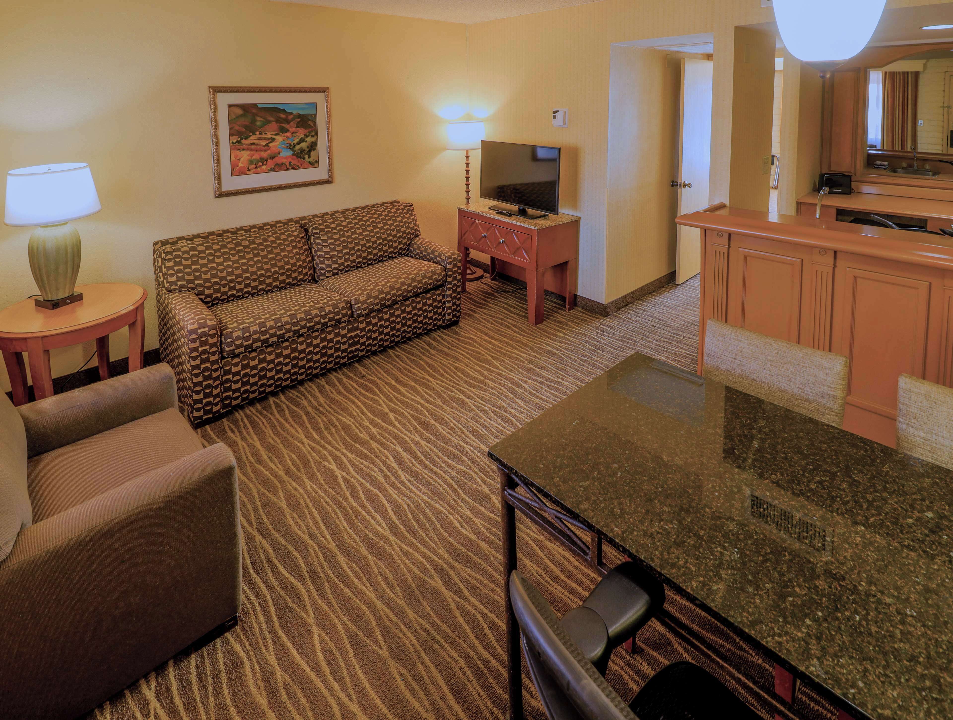 Chambre Affaires, 1 très grand lit, non-fumeurs, coin cuisine | Wi-Fi gratuit, draps fournis