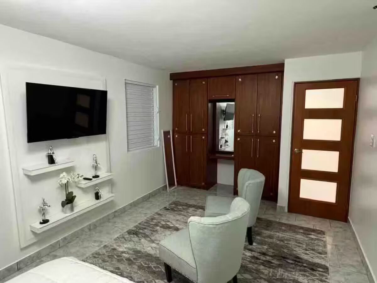 Comfort House | 3 bedrooms, Egyptian cotton sheets, premium bedding, iron/ironing board