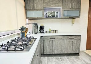 Fridge, microwave, oven, stovetop