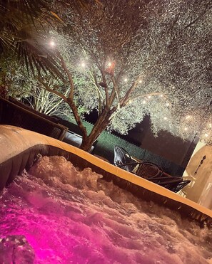Terrace/patio - 🏡 House with Jacuzzi: Bulles et Soleil in Drôme Provençale in Malataverne!🌞 (Malataverne)