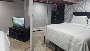 1 habitación, tabla de planchar con plancha, wifi y ropa de cama 
